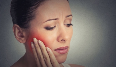 Stechende, ziehende, in das Gesicht ausstrahlende Zahnschmerzen